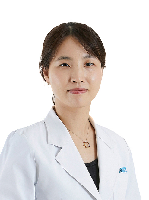눈 작아 보이고 눈꺼풀 처져서 잘 안 보인다? '안검하수' 의심, 치료는…
