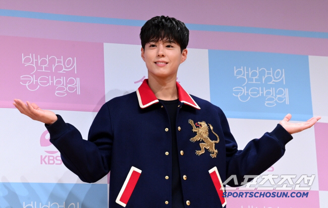 '폭싹' 양관식→'굿보이' 윤동주..박보검, 얼굴 갈아 끼웠다