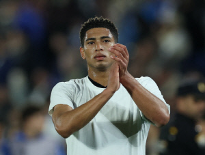 '벨링엄이 찌르고, 벨링엄이 넣는다'...유럽 축구 뒤흔들 '최고의 축수저' 탄생 임박, 