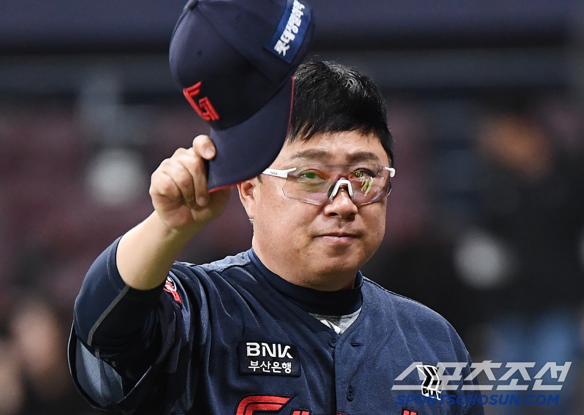 2위 도약! "오늘처럼 비오는날…" 지붕 있는 돔구장, 김태형 감독이 팬…