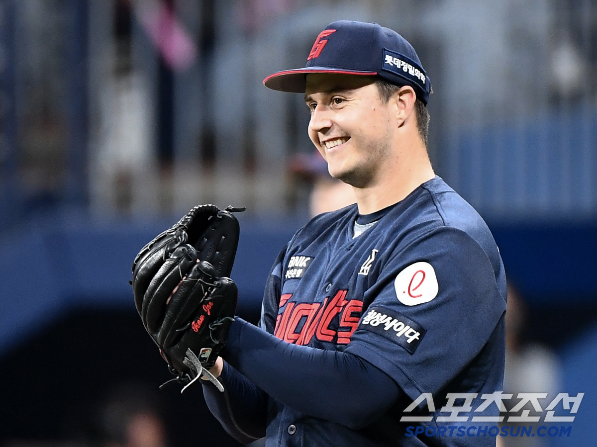 2위 도약! "오늘처럼 비오는날…" 지붕 있는 돔구장, 김태형 감독이 팬…