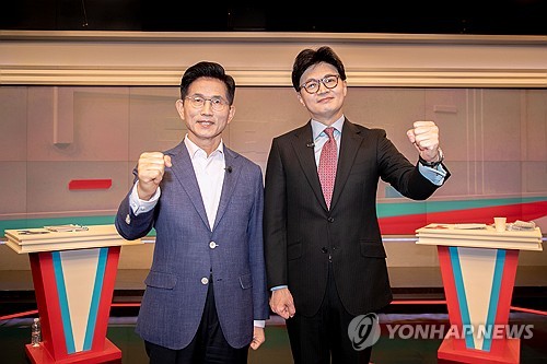 후보선출 D-1…김문수 '행정성과 부각'·한동훈 '시민 스킨십'