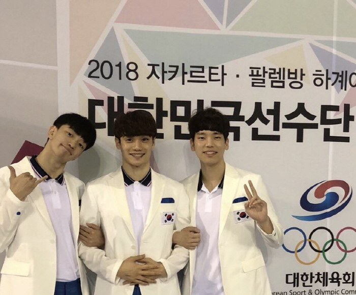 '원조 꽃미남 배영 에이스'박선관,'2년 열애'사진작가와 3일 웨딩마치 …