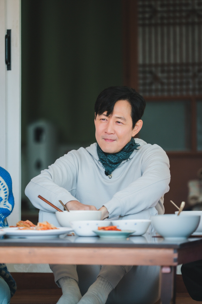 이정재, 예능서 딱지치다 멘붕…용돈 앞에서 무너진 '오겜' 자존심(산지직…