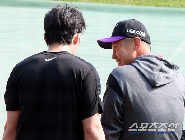 '찬규 덕분에 웃는다' 5월의 LG도 웃을 수 있을까? [잠실 스케치]