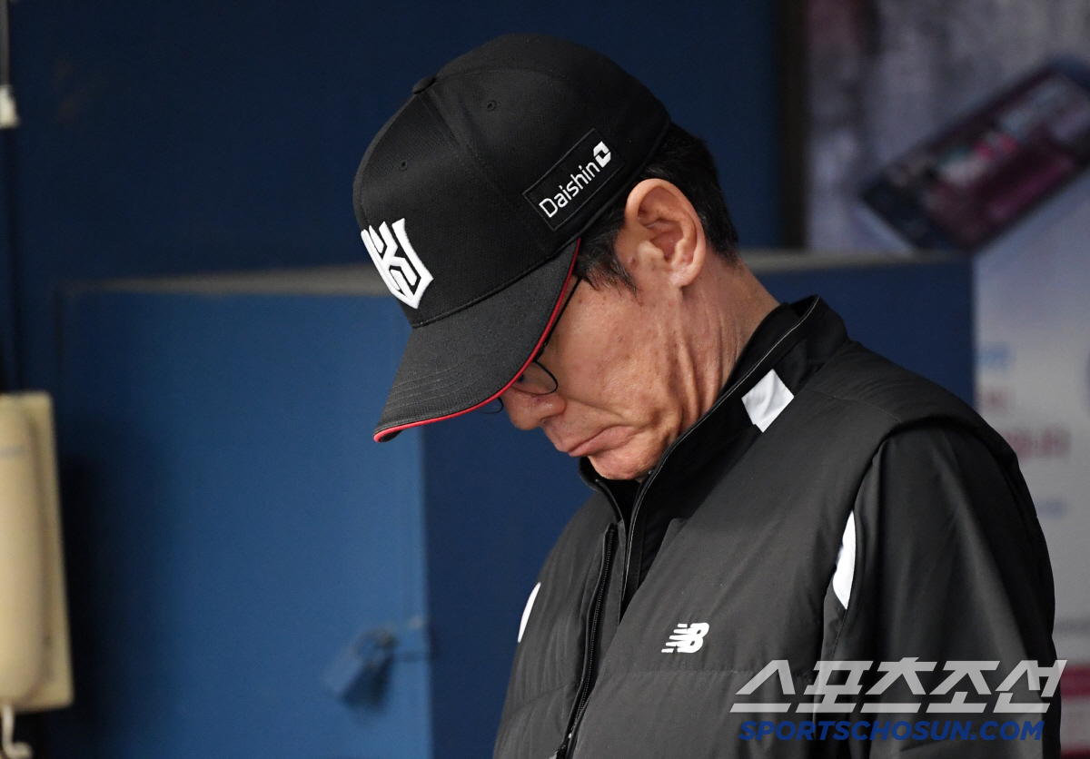 빛바랜 23세 거포의 연타석아치…'이용규 3안타 → 로젠버그 3승' 키움…