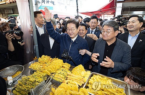 이재명, 강원서 사흘째 '경청투어'…동해안 벨트 집중공략
