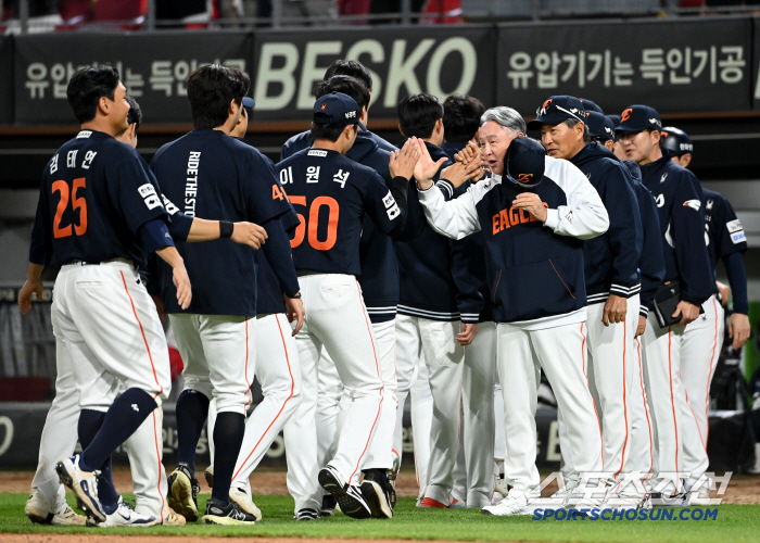 "솔직히 감독이 경기를 못 풀었다" 그런데 이겼다, 한화가 강해진 진짜 …