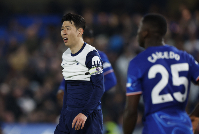 韓 축구 역사 흔들 日 골잡이 등장! 'SON 기록 넘어선' 포스테코글루…