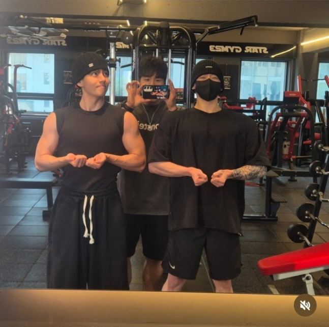 전역 앞둔 BTS 뷔·정국, 달라진 탄탄 근육질 비주얼 ‘깜짝’
