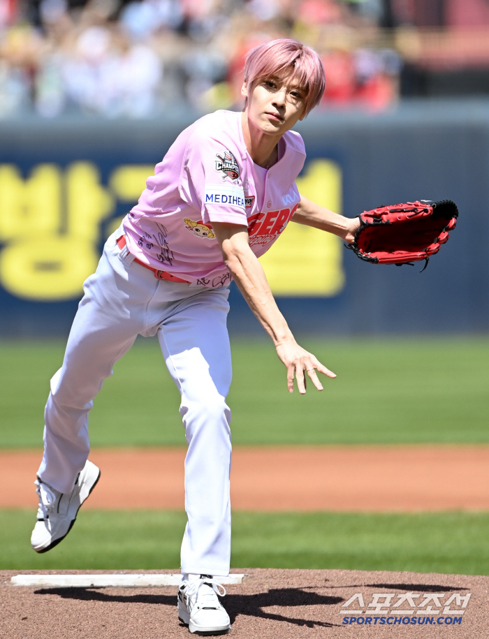 [포토] NCT WISH 시온, 드디어 시구 합니다
