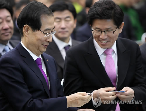 보수 단일후보 적합도 한덕수 30.0% 김문수 21.9%…'없음·모름' 48.2%[리얼미터](