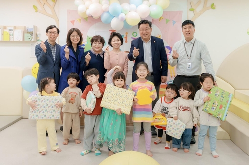 [동정] 주형환 저출산위 부위원장, 어린이날 맞이 키즈카페 방문