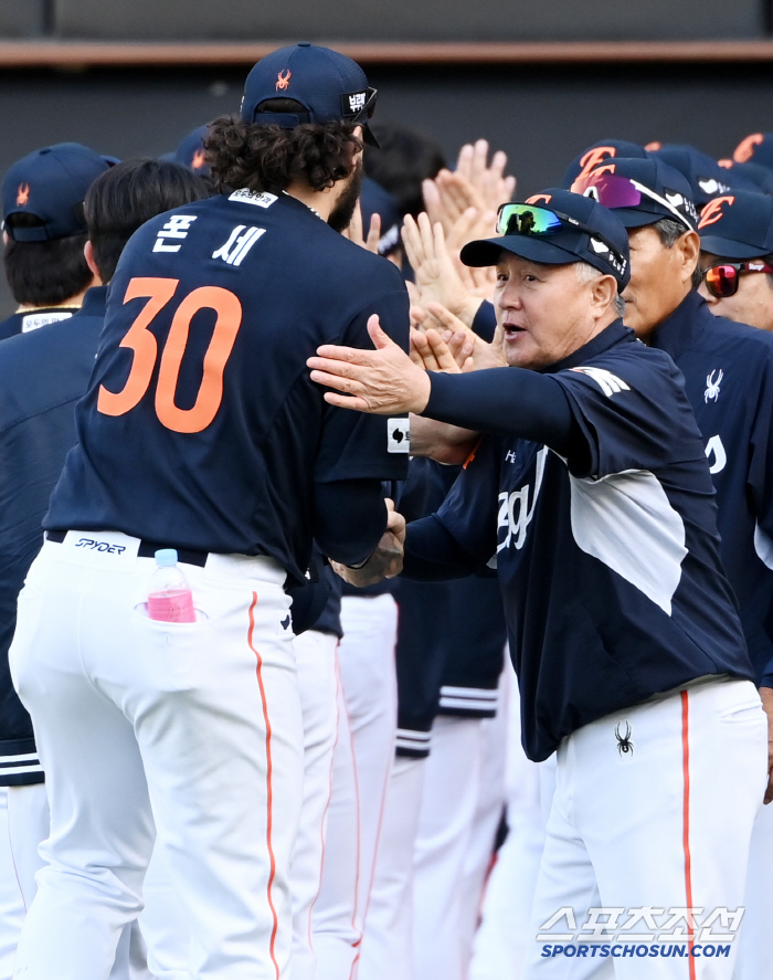 '이게 무슨 일' KIA가 올라오지를 못한다...일찌감치 '양극화' 돼버…