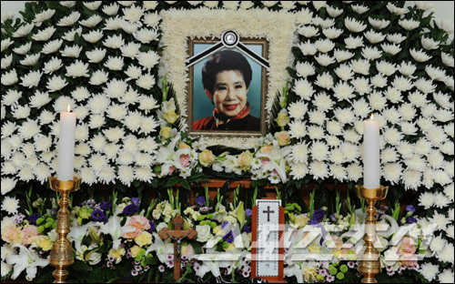 '전영록 모친' 故 백설희, '봄날은 간다' 남기고 별세...영원히 기억될 원로가수 15주기