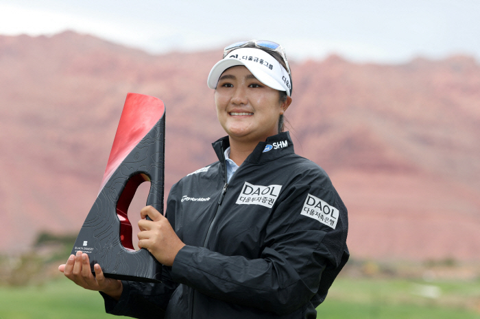 "너 자신에 집중하라" '사흘연속 이글쇼' 유해란, LPGA 세번째 우승…