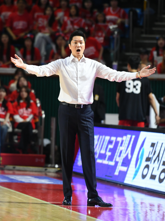 [챔프전 현장인터뷰] SK 전희철 감독 "속공 1개. 타마요 3점슛 허용…