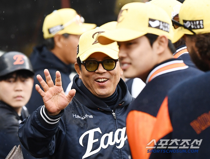 "공동 1위는 싫다" 무려 6547일 만의 역사인데… LG 덜미 잡은 한…