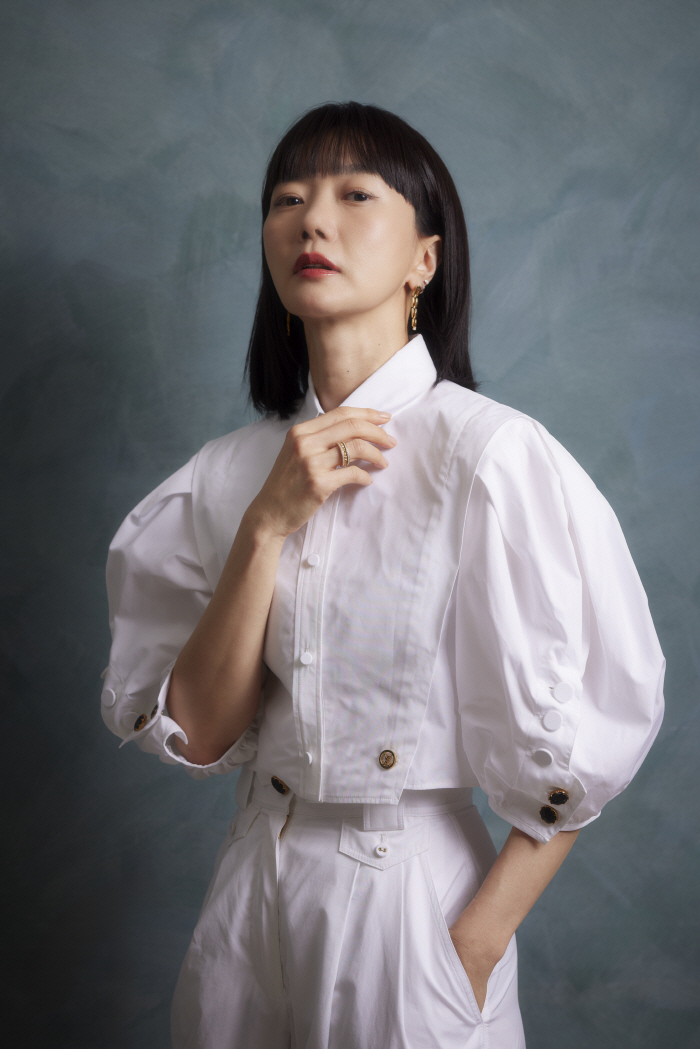[SC인터뷰] "벌써 세 번째"…'바이러스' 배두나, 손석구와 '열애설 …