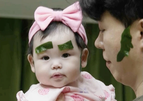 박수홍 딸 재이, 확신의 '아이돌 센터상'…카메라 향한 '완벽 시선처리'…