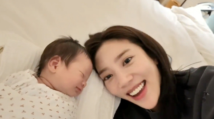[일문일답] '이규혁♥'손담비 "딸 해이, 너무 작고 소중해…내가 낳은 …