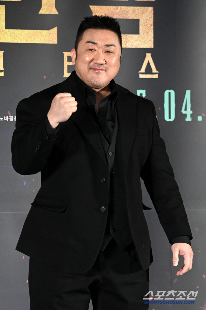 [SC이슈] 마동석, 천만 '범죄도시' 우쭐했나..재탕 삼탕 공장형 액션…