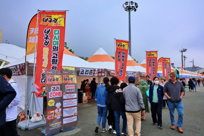 농심, 완도 장보고수산물 축제 참가…'너구리=다시마' 지역경제 활성화 앞…