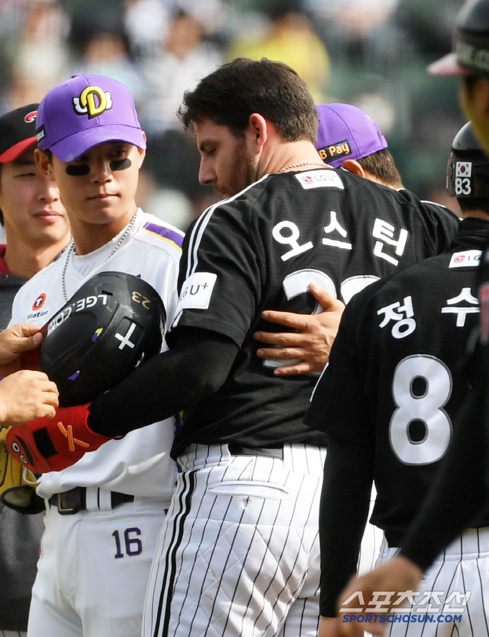 다치지 마 오스틴! 홈런 → 수비방해 충돌 → 알고보니 멀쩡. LG 선두…