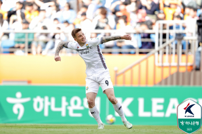 [K리그1 리뷰]'김동준 치명적 실책+이지호 3호골' 강원, 제주 적지서…
