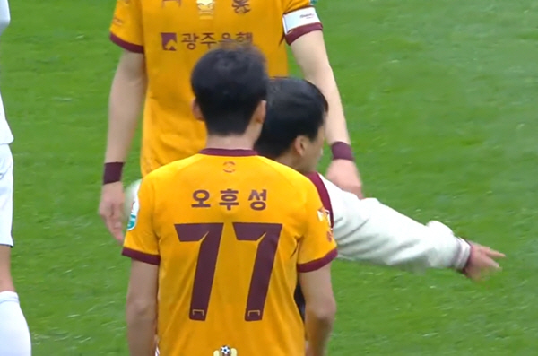 '애착인형'은 함부로 때려도 됩니까…스승 이정효에게 상처받은 '프로선수'…
