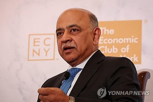 IBM 최고경영자 "AI가 인력 대체했지만 총고용은 오히려 늘어"
