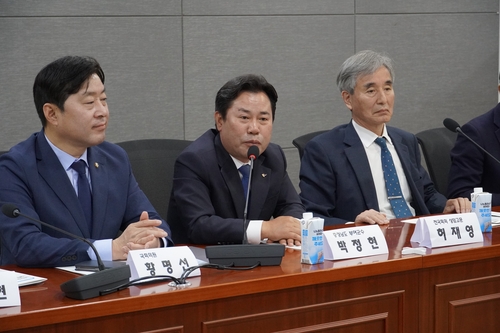 박정현 부여군수 "바닷길 열어 금강 살려야…국정 과제 채택"