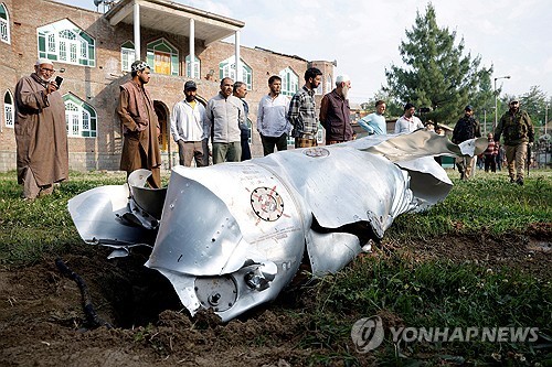 인도 군사력은 파키스탄 2배…핵탄두 수는 '동급'