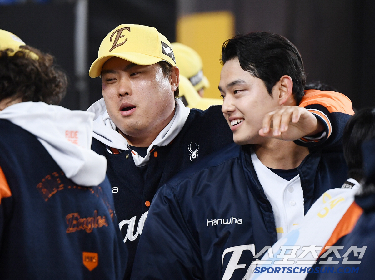 '2회까지 52구→ 6이닝 QS' 끝까지 버텨낸 사자 킬러…20년 만에 …