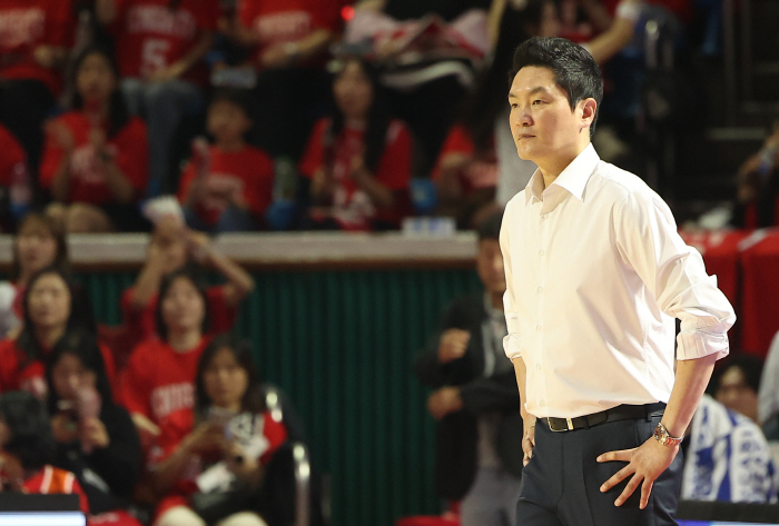[현장인터뷰]'홈에서 충격 2패' 전희철 SK 감독 "감독 잘못…선수 탓…