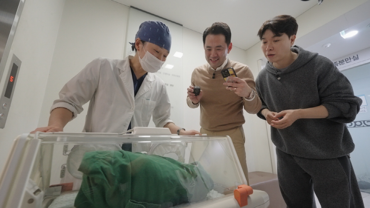 박수홍 "가정 출산은 충격적..'이게 실제로 가능하다고' 싶어 비명 질렀…