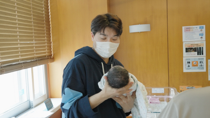 박수홍 "가정 출산은 충격적..'이게 실제로 가능하다고' 싶어 비명 질렀…