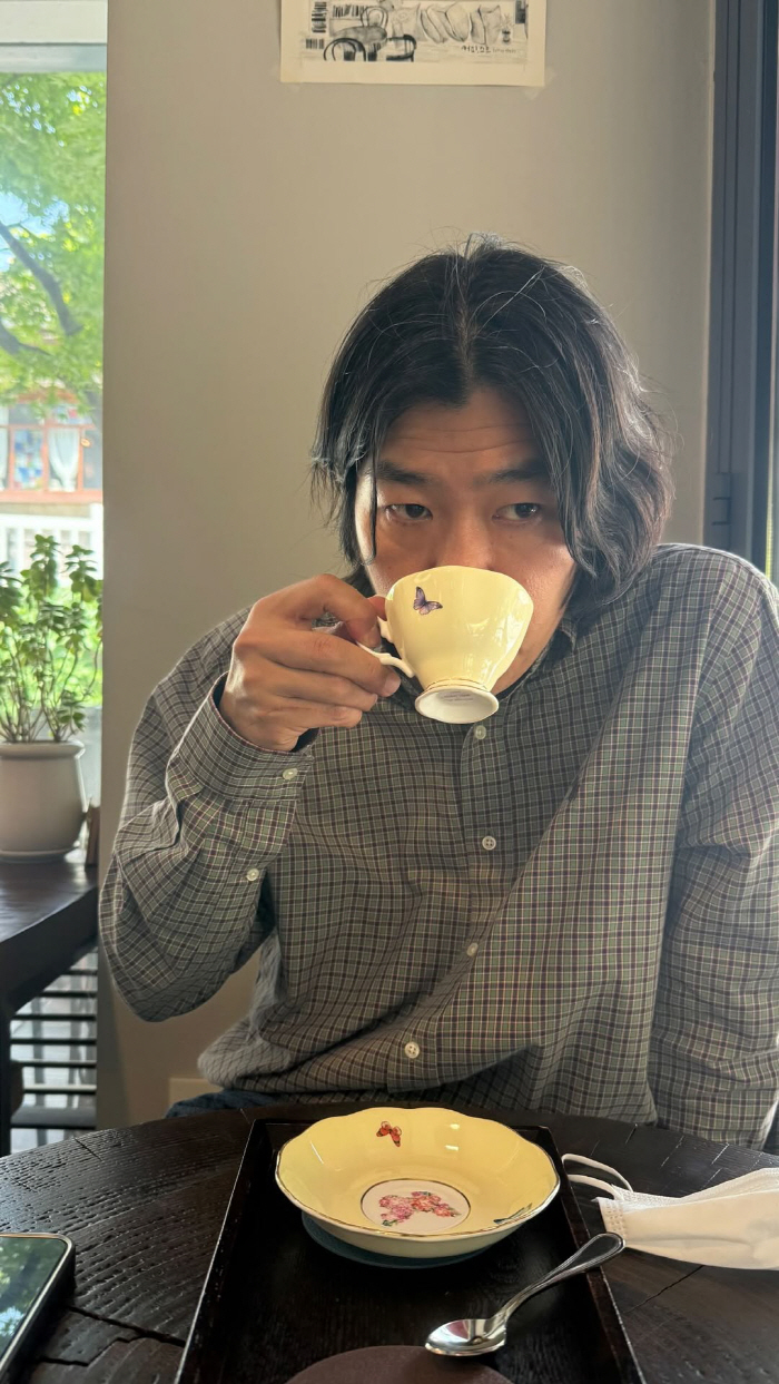 이효리♥이상순, 마스크 없이 카페 데이트...결혼 13년차에도 '달달'