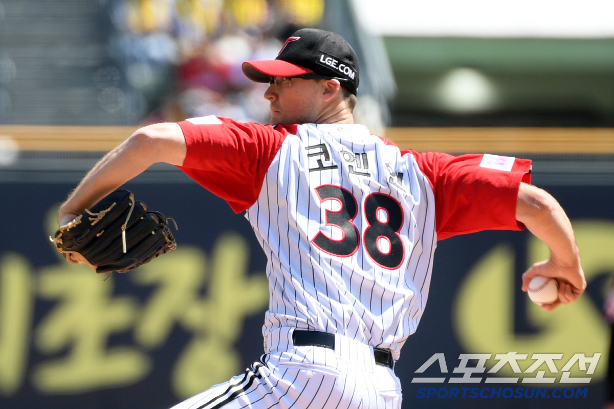 2위 추락 긴박한 상황에서 염갈량은 굳이 대체 선발 올렸다. 선발진 하루…