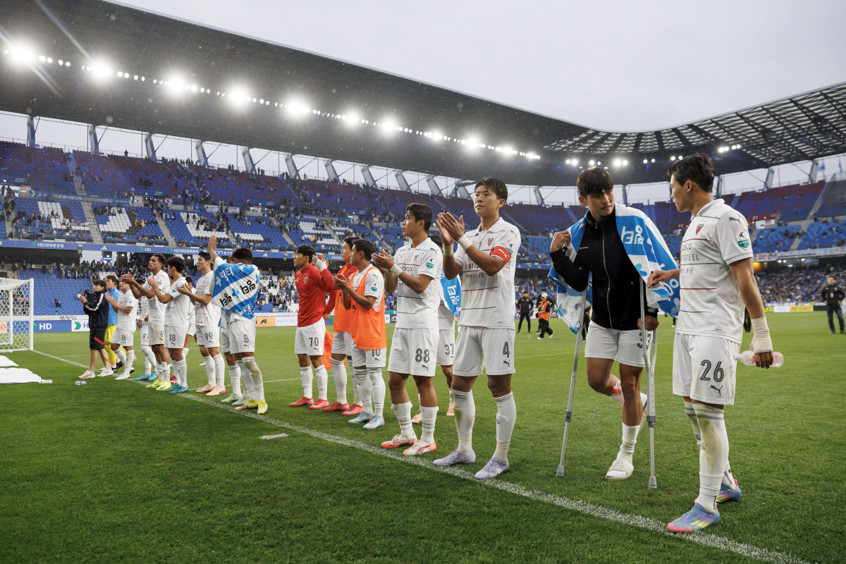 '흥미진진' 달아나려는 대전→추격하는 전북, '7골' 전진우→이정효 '애…