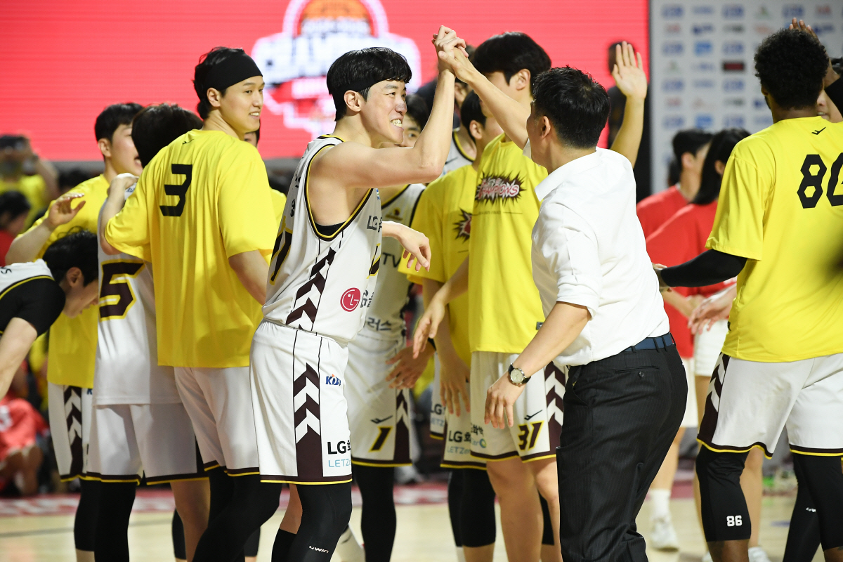 '비수꽂기' 챔프전 흥미 더하는 숨은 관전포인트…SK 보면 눈빛 달라지는…
