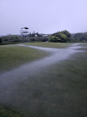 KPGA 클래식 2라운드 악천후로 취소…54홀 경기로 축소