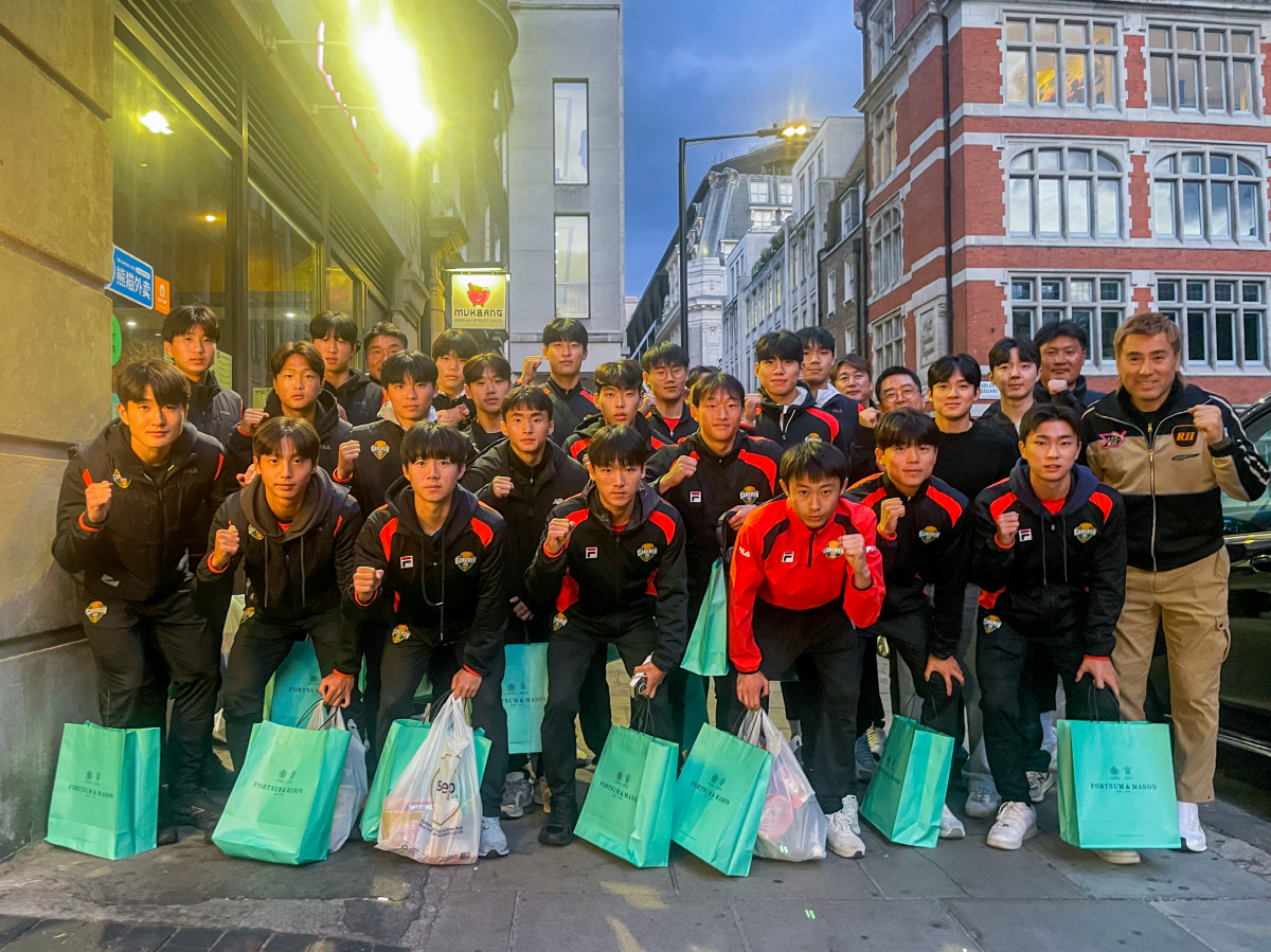 'EPL 선배 클래스는 다르네' 양민혁이 쐈다!...강원FC U-18 신…