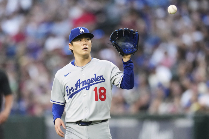 [속보] '폭싹 무너졌다' MLB 유일 0점대 선발 홈런 2방에 와르르. LA다저스 야마모토, 메이저리그 첫 만루홈런+솔로포 허용