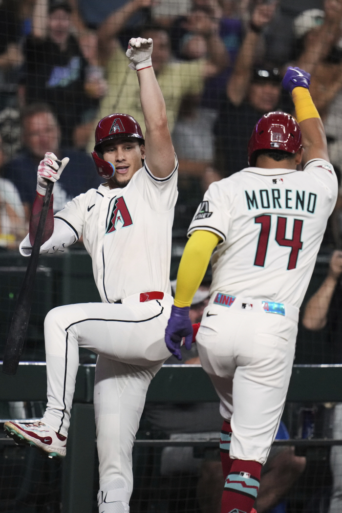 [속보] '폭싹 무너졌다' MLB 유일 0점대 선발 홈런 2방에 와르르.…
