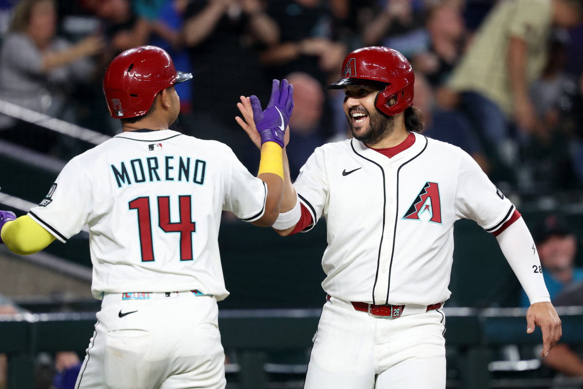[속보] '폭싹 무너졌다' MLB 유일 0점대 선발 홈런 2방에 와르르.…