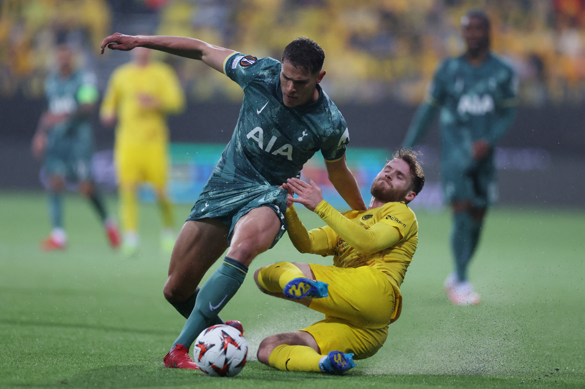 '이기면 대박, 지면 쪽박. 흥미롭네' 한국 팬덤 1, 2위&EPL 15…