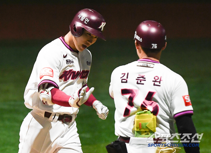 문현빈이 해냈다! 26년 만에 10연승 미쳤다…'단콘' 1위 한화가 주인…