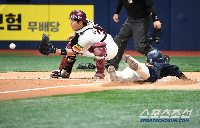 "어려운 경기였지만…" 9회2사 집중력 미쳤다! 한화, 26년 만에 탄생…