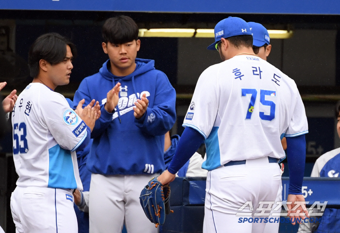 삼성 충격적인 7연패...믿었던 후라도 마저 흔들, 고개 떨군 에이스